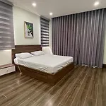 Fully Equipped 5-Bedroom, 3-Storey House