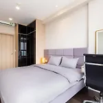 Home, Cosy&Luxury Apartment - 5Mins To Airport, Free Pool&Gym, Airport Pick Up Service