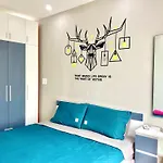Monday Premium Aparts - Highclass Building And Central Spot