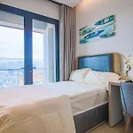 Lusso Suites - D1Mension & Zenity Residence, Sg\'S Heart