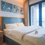 Lusso Suites - D1Mension & Zenity Residence, Sg\'S Heart