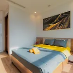Central Apartments - Vinhomes Central Park, Landmark 81 Area & Ice Skating Rink