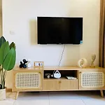 Luxury Stay Vinhomes Landmark Apartment