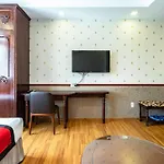 Collection O Emerald Luxury Apartment - Near Secc