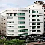 The White Hotel 8A Thai Van Lung