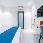 Bin Bin Hotel 14 Near Vstar School D7