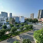 I Riverside B602 I Sky High Studio W Kitchen And Nice View
