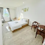 I Riverside B602 I Sky High Studio W Kitchen And Nice View