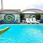 Lynhapartment Free Pool Near Tsn Airport Spacious