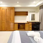 Lynhapartment Free Pool Near Tsn Airport Spacious