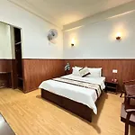 Nhat Minh Etown & Airport Hotel