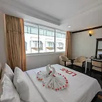 Dong Kinh Hotel