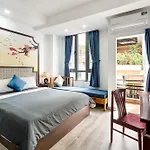Jan Hostel Central Point