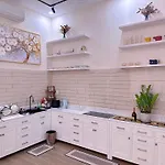 Nha Pho San Vuon Entire