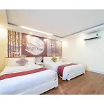 Townhouse Oak Near International Airport, District Tan Binh