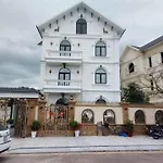 Metropole Legacy Apartment