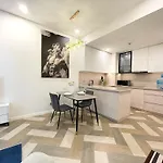 The Metropole Apartment Complex Opera-Galleria-Crest