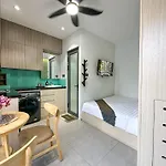 Lyn House