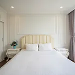 Vinhomes Landmark Luxury Apartment Since 2025