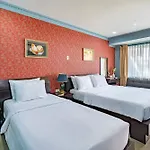 La Bonita Hotel And Apartments