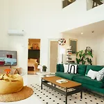 Full Duplex Apartment - With Private Pool - Gnite Stay