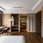Kin Hotel Thai Van Lung