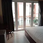 Acorn Hotel
