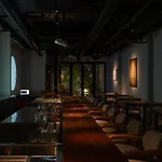 Khách Sạn Roseland Point