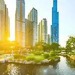 Neovista Landmark Riverside Apartment