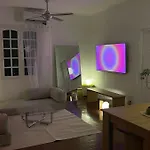 Elegant 2Br 2Baths Apt In Historic Building