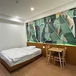 Cloud 9 Apartment
