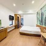 Cloud 9 Apartment