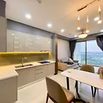 River Panorama 2Bedroom, District 7, Riverview Netflix