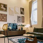 Duplex Studio Near D1 With Floor To Ceiling Window
