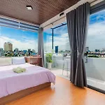 2Br Apartment With A Fabulous Canal View