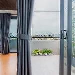 2Br Apartment With A Fabulous Canal View