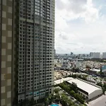 Alex\'S Luxe Retreat