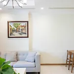 Alex\'S Luxe Retreat