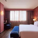 Kin Hotel Ly Tu Trong