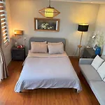 Cole Hotel & Apartment