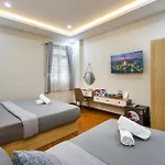 Annie House