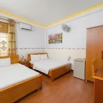 Khách sạn Diamond gần tàu Sài Gòn