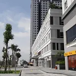 Horse Square Apartment