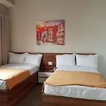 Lee Hotel