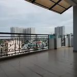 Lee Hotel