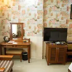 Golden Plus Hotel