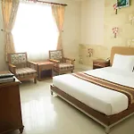 Golden Plus Hotel