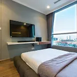 Huyen Vinhomes Central Park