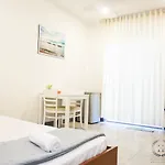 Happyhomes 42 Villa Center Hotel