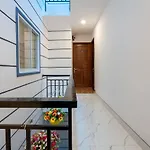Auhome- Minimalist Apartment